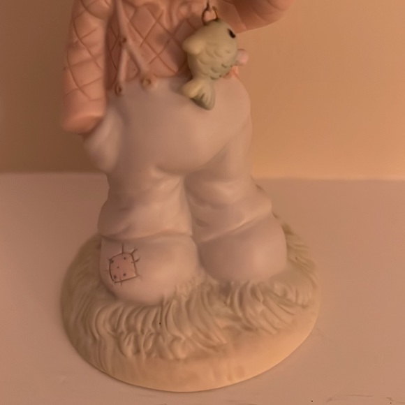 Precious Moments Porcelain Figurine “My Love Will Never Let You Go” Vintage - Picture 7 of 12